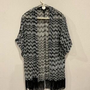 Steve Madden Kimono Coastal Chevron Black/White Zig Zag Fringe Women’s One Size